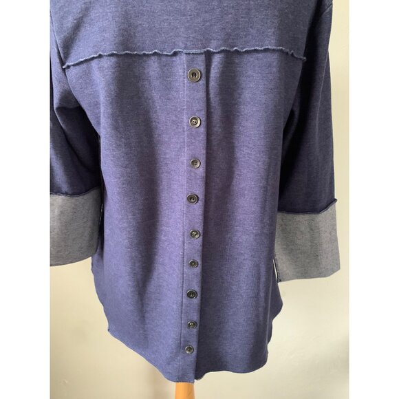 Lulu B Small V-Neck Button Back Tunic Shirt - Picture 5 of 10